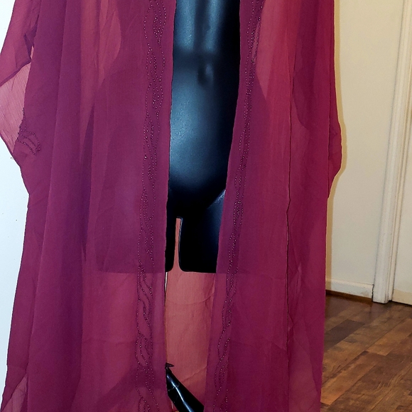 NWT kimono with Beading. - Picture 6 of 6